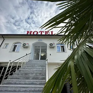 Hotel A & V Dodani, Deja's Ford